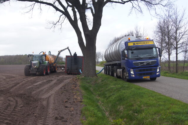 Foto 4 van het album Nieuw op ons loonbedrijf!